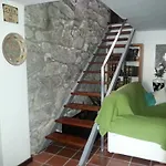 ベッド・アンド・ブレックファスト House